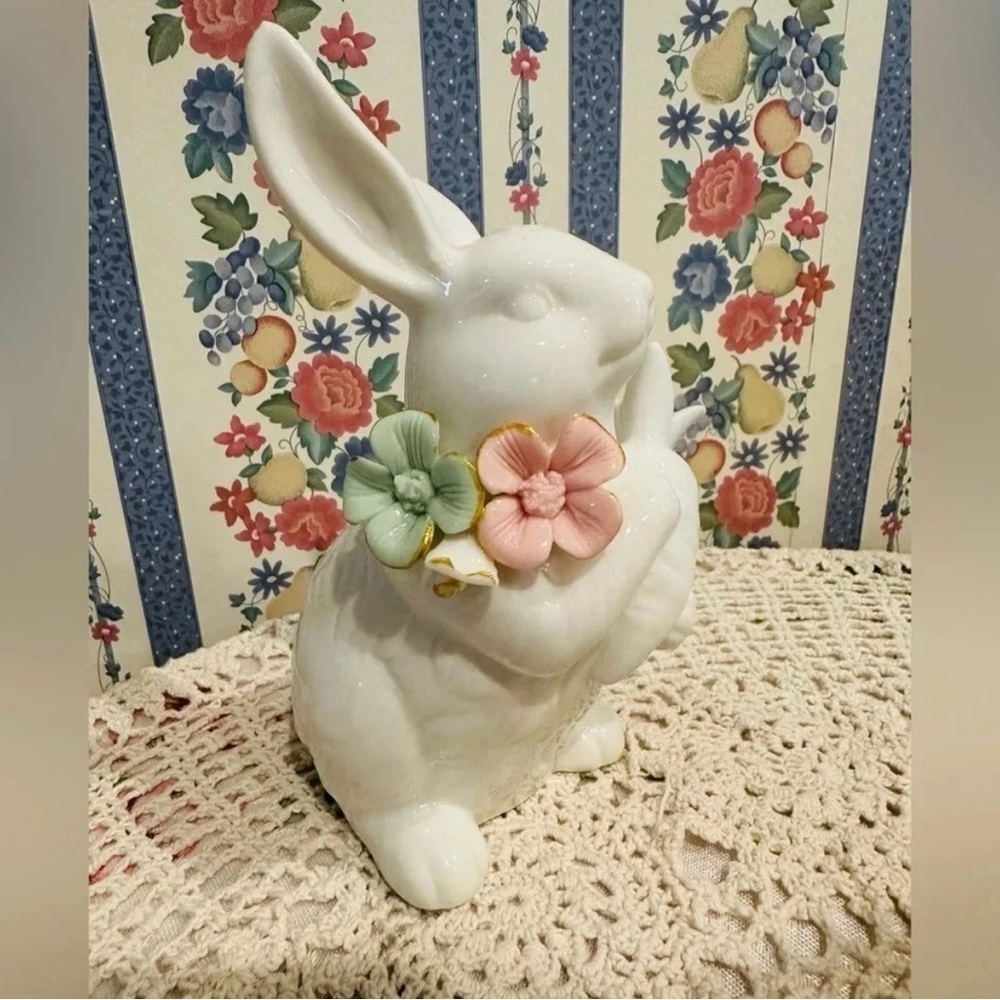Springtime Standing Easter
Bunny Rabbit with Pink & Green
Rose Flower Figurine